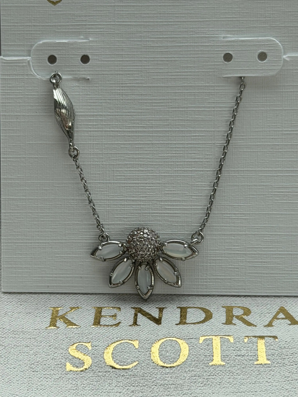 Kendra Scott necklace